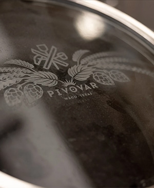 Pivovar etched glass